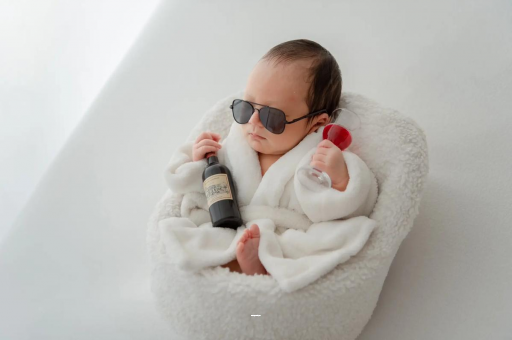 许昌宝宝不哭不闹正常吗